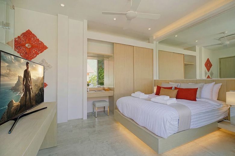 Bedroom 10 — Main Pavilion, Upper Floor