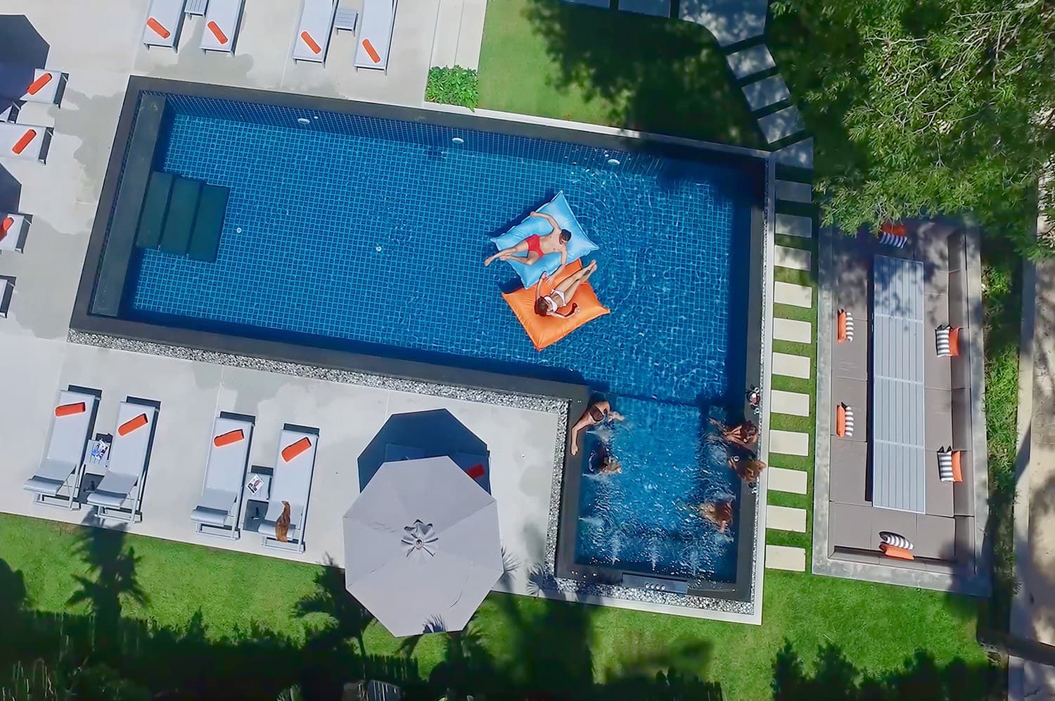 Aerial view of the 14 metre infinity pool and jacuzzi